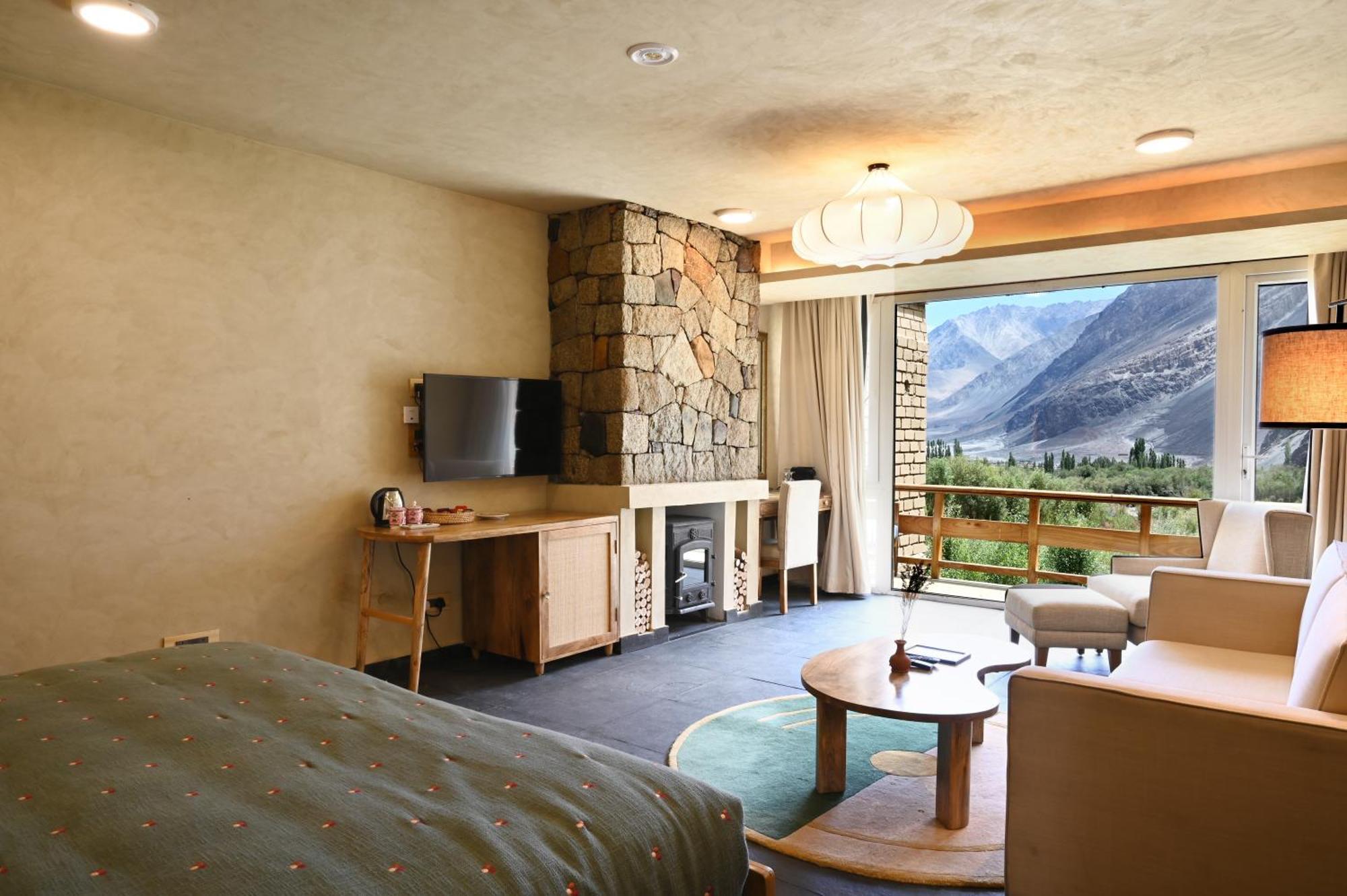 Stone Hedge Hotel Nubra Exterior photo